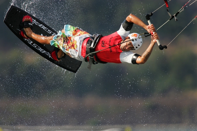 Adrenalina con kitesurf
